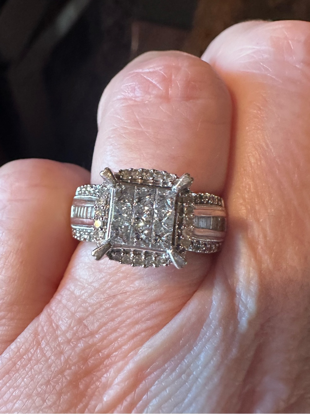 Amazing♥️ 10k gold diamond wedding ring - Picture 5 of 11